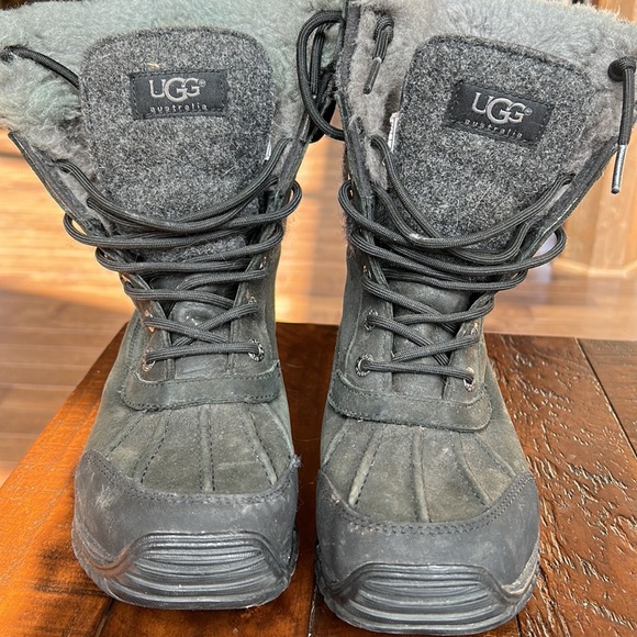 UGG Adirondack Size 6 - Picture 2 of 6